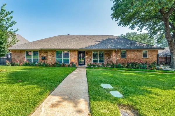 1715 Prestonwood Drive, Arlington, TX 76012