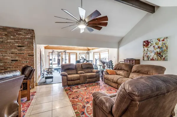 1715 Prestonwood Drive, Arlington, TX 76012