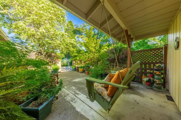 339 Cambridge St, Ashland, OR 97520