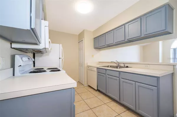 2327 PRIME CIR #B, Kissimmee, FL 34746