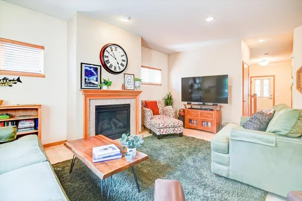 729 Apollo Way, Madison, WI 53718