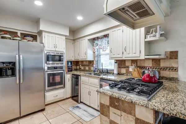 1715 Prestonwood Drive, Arlington, TX 76012