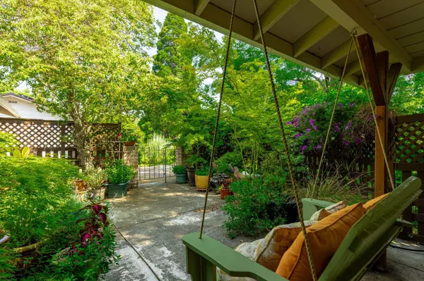 339 Cambridge St, Ashland, OR 97520