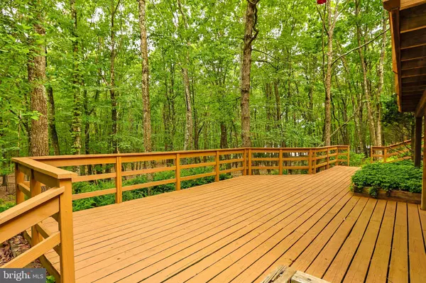 203 DEER TRL DR, Saylorsburg, PA 18353