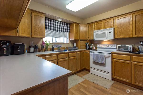 415 N Washington ST, Everson, WA 98247