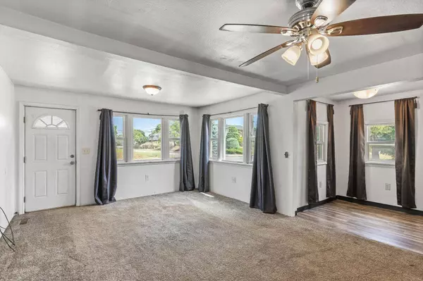 2228 E Heroy Ave, Spokane, WA 99207