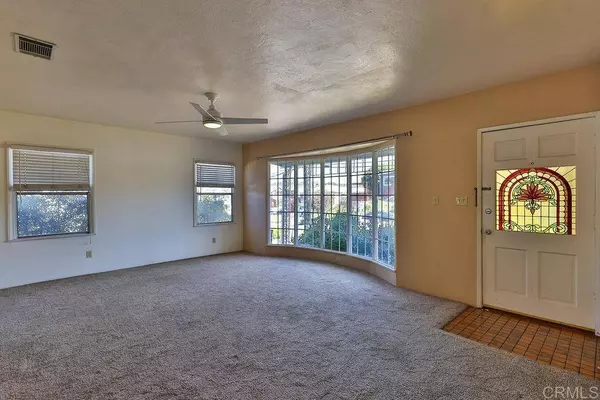 7118 Stanford AVE, La Mesa, CA 91942