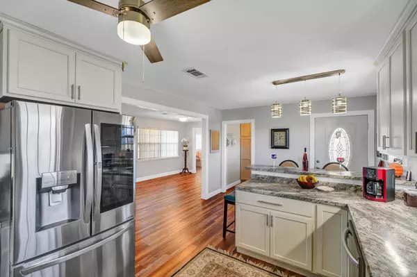 120 Carolina Avenue, Lynn Haven, FL 32444