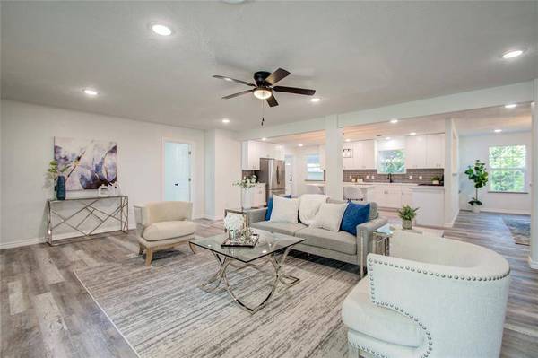 906 Burleson ST, Brenham, TX 77833