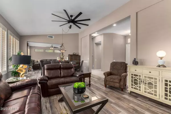 17475 N IRONHORSE Drive, Surprise, AZ 85374