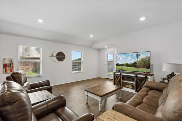 816 Meadow Creek Lane, Josephine, TX 75189