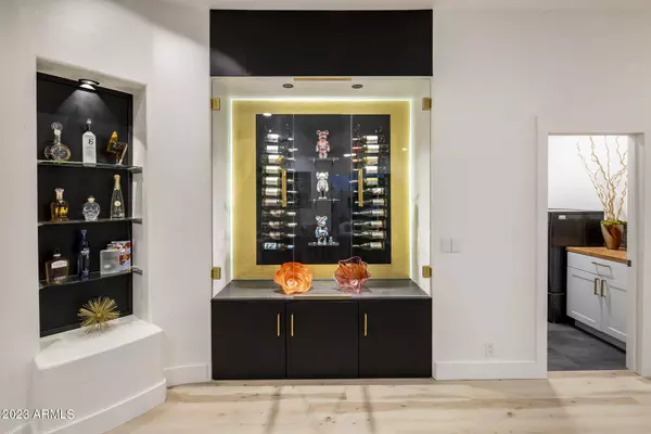 5761 E HEDGEHOG Place, Scottsdale, AZ 85266