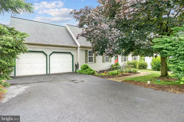 10 E BROOKFIELD DR, Lebanon, PA 17046