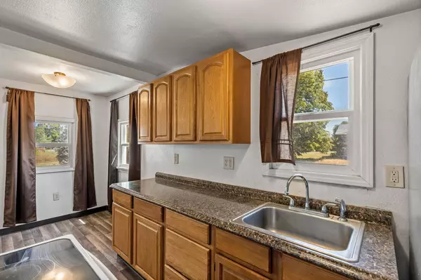 2228 E Heroy Ave, Spokane, WA 99207