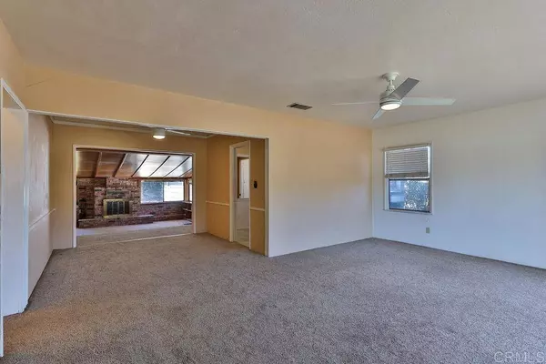 7118 Stanford AVE, La Mesa, CA 91942