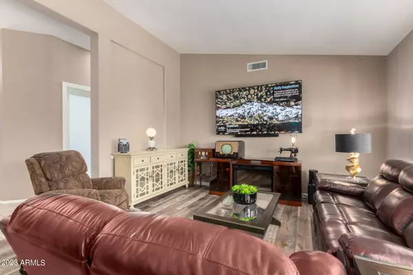 17475 N IRONHORSE Drive, Surprise, AZ 85374