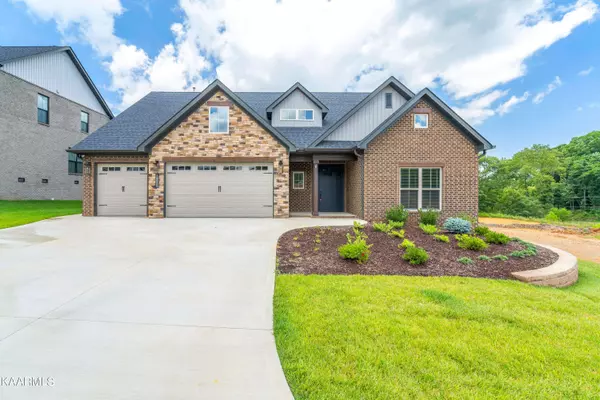 12117 Broady Glen LN, Knoxville, TN 37932