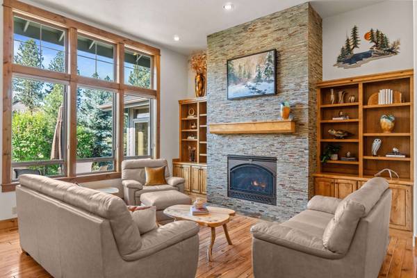 19465 Golden Meadow Loop, Bend, OR 97702