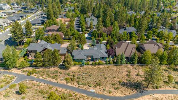 19465 Golden Meadow Loop, Bend, OR 97702