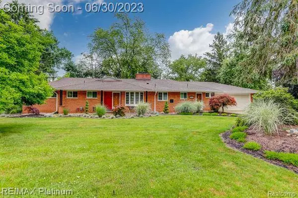 33117 HOPECREST Court, Farmington Hills, MI 48336