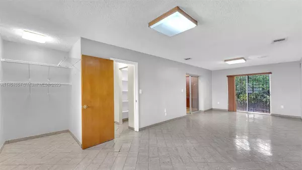 3333 SW 1st St, Miami, FL 33135