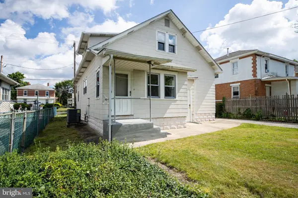 915 E CHESTNUT AVE, Vineland, NJ 08360