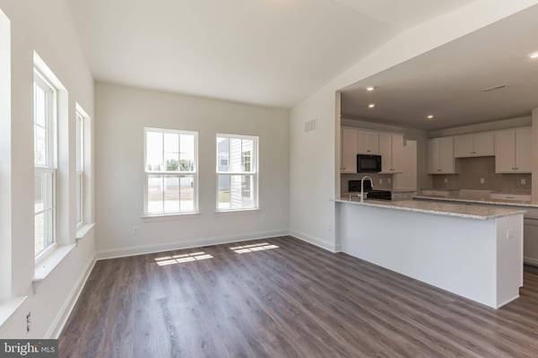 810 WESTFIELD RD, Moorestown, NJ 08057