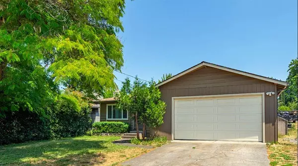 1710 Corona Ave, Medford, OR 97504