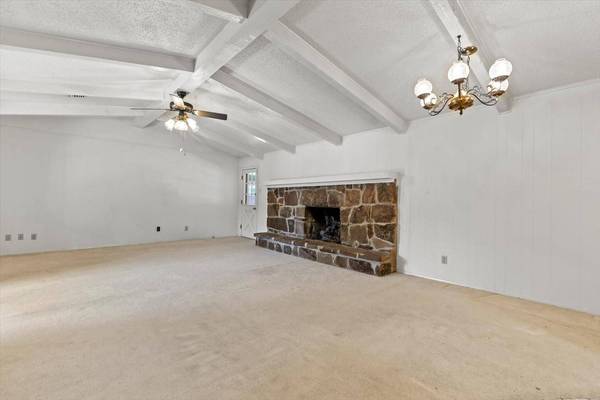 1912 W Rochelle Road, Irving, TX 75062