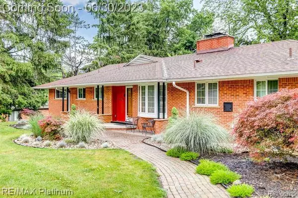 33117 HOPECREST Court, Farmington Hills, MI 48336