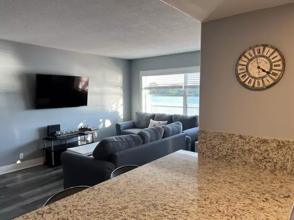 1060 Crystal Lake DR 103, Deerfield Beach, FL 33064