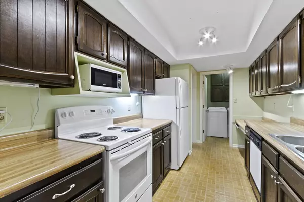 4241 Foxglove TRCE, Indianapolis, IN 46237