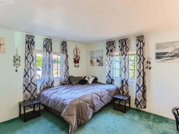 18485 SW PACIFIC DR #11, Tualatin, OR 97062