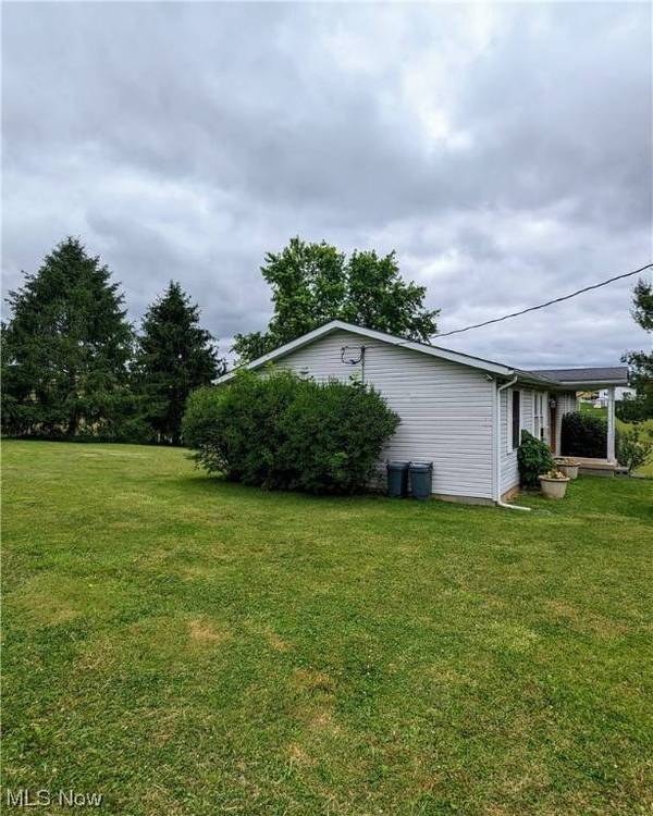 58993 Homco RD, Jacobsburg, OH 43933