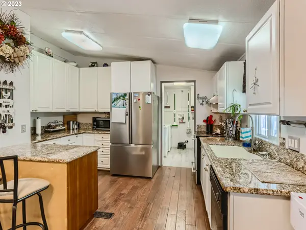 18485 SW PACIFIC DR #11, Tualatin, OR 97062