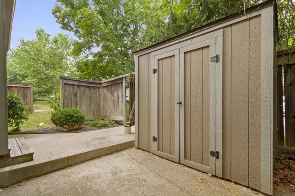 4241 Foxglove TRCE, Indianapolis, IN 46237