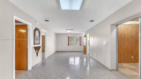 3333 SW 1st St, Miami, FL 33135