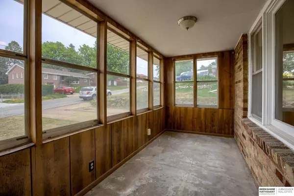 4671 Drexel Street, Omaha, NE 68117