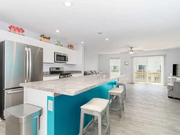 592 Spring Leaf DR, Joliet, IL 60431