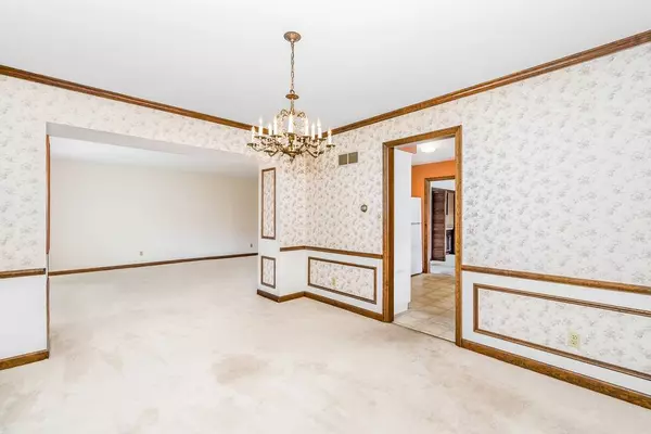 20 Briargate CIR, Sugar Grove, IL 60554