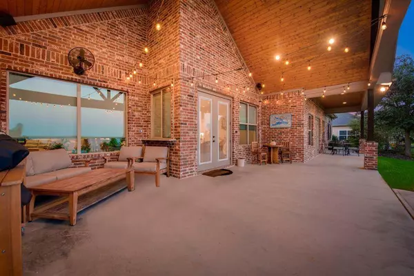 1010 The Shores Drive, Corsicana, TX 75109
