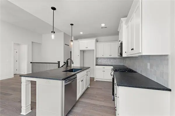 515 NW 110th ST, Kansas City, MO 64155