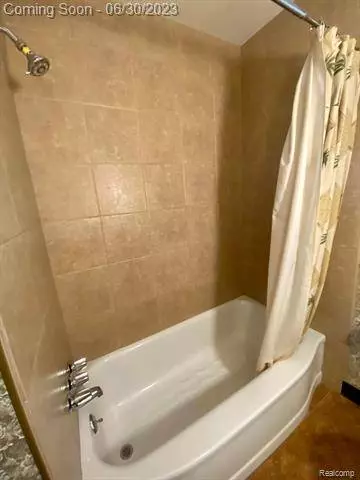 3337 Croissant Street, Dearborn, MI 48124