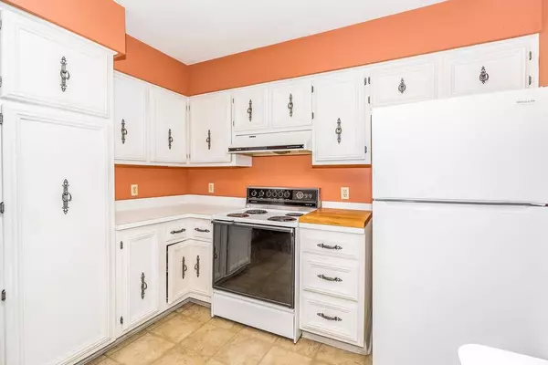 20 Briargate Circle, Sugar Grove, IL 60554