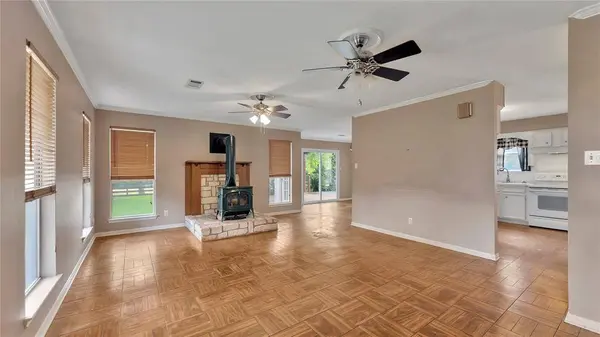 3030 Triangle Z LN, Brenham, TX 77833