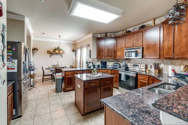 221 TOWN CREEK WAY, Cibolo, TX 78108-3043