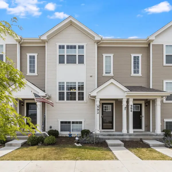 592 Spring Leaf DR, Joliet, IL 60431