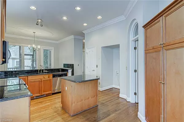 54 Kinglet CIR, Greensboro, NC 27455