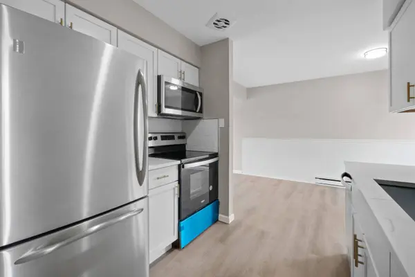 1S128 S Eliot Lane, Villa Park, IL 60181