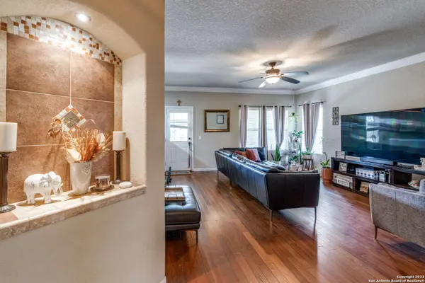 221 TOWN CREEK WAY, Cibolo, TX 78108-3043